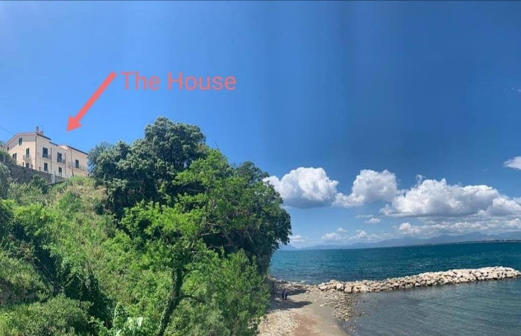 אגרופולי Panoramic Apartments In Villa In Center "The Beach And The Cliff" 1 מראה חיצוני תמונה