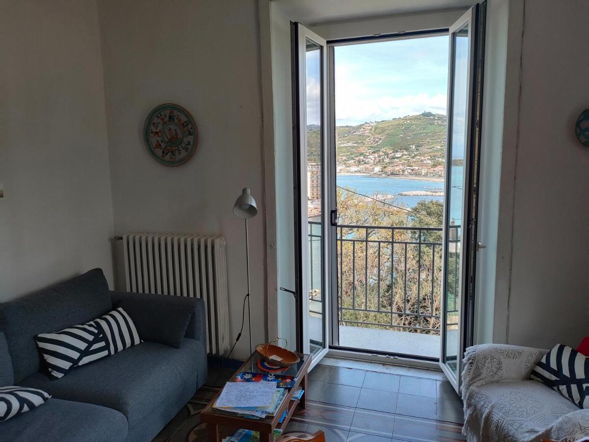 אגרופולי Panoramic Apartments In Villa In Center "The Beach And The Cliff" 1 מראה חיצוני תמונה