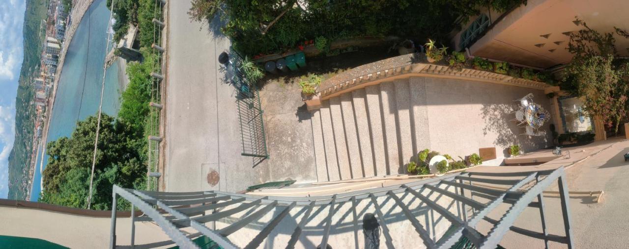 אגרופולי Panoramic Apartments In Villa In Center "The Beach And The Cliff" 1 מראה חיצוני תמונה
