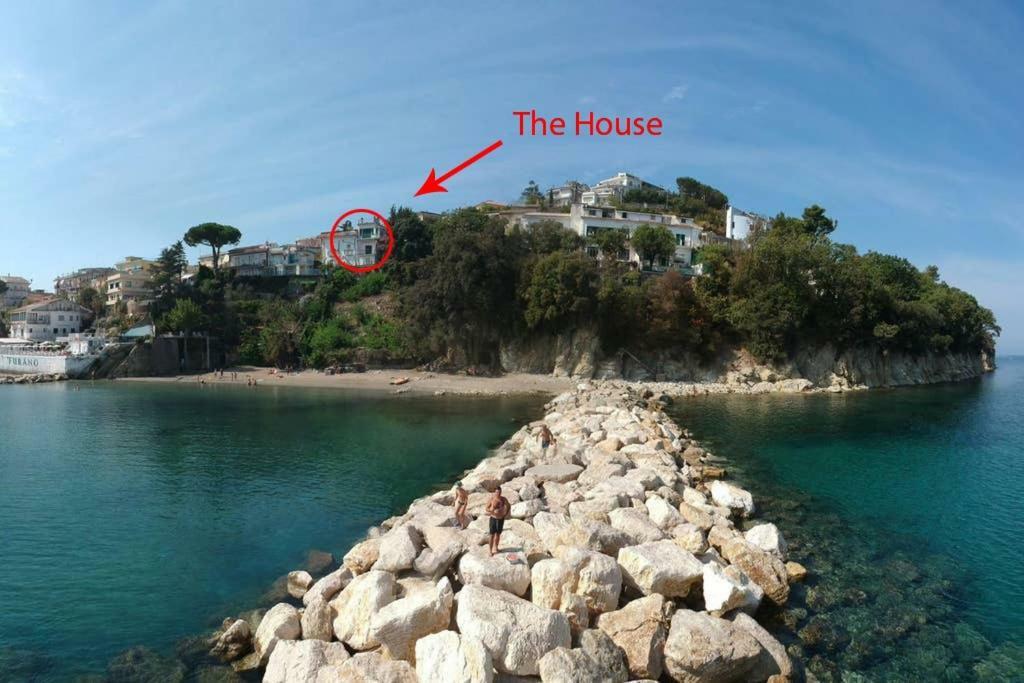 אגרופולי Panoramic Apartments In Villa In Center "The Beach And The Cliff" 1 מראה חיצוני תמונה