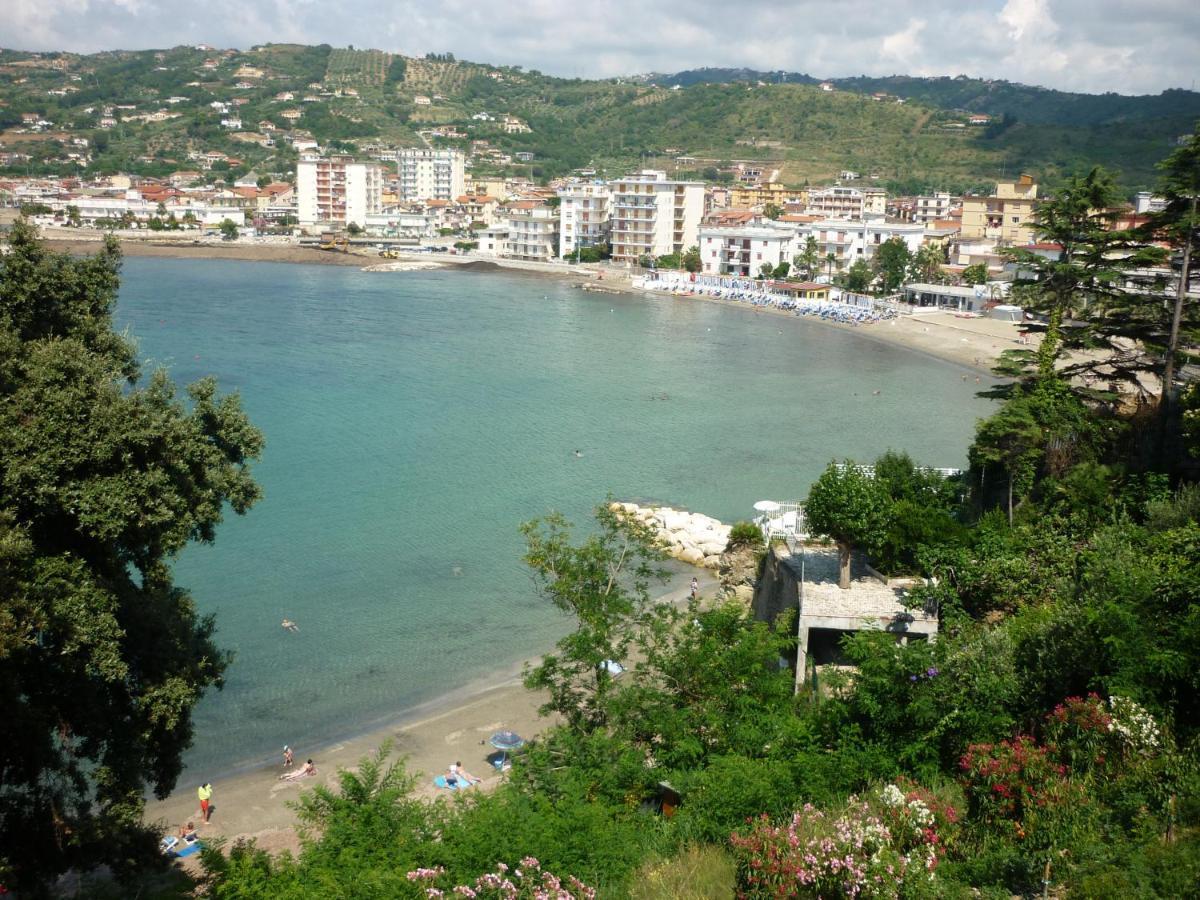 אגרופולי Panoramic Apartments In Villa In Center "The Beach And The Cliff" 1 מראה חיצוני תמונה